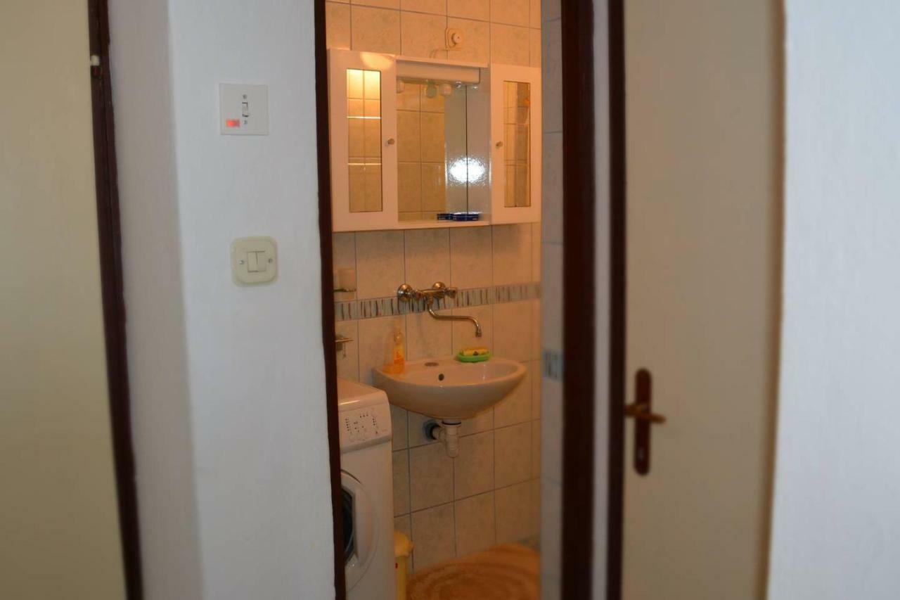 Holiday House Maretta - Apartment No 1 Луково Шугар'є Екстер'єр фото