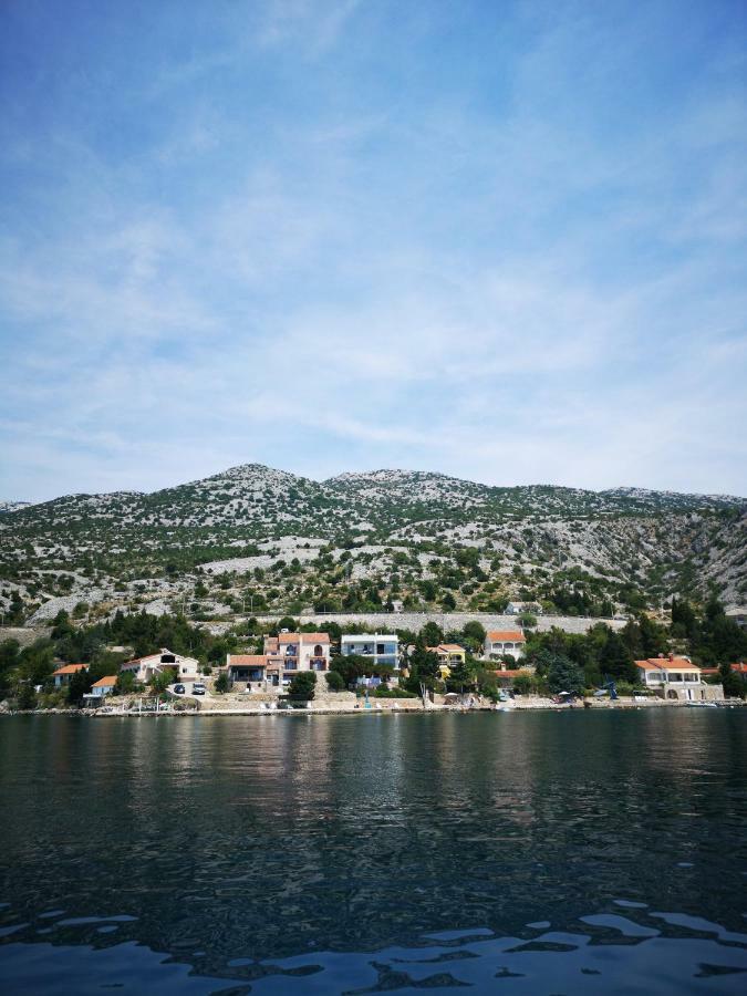 Holiday House Maretta - Apartment No 1 Луково Шугар'є Екстер'єр фото